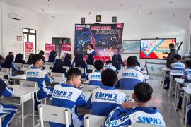 Honda Babel Cetak Generasi #CariAman! Edukasi Safety Riding di SMP Negeri 2 Pangkalpinang