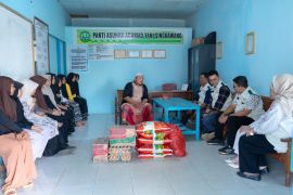 YBM PLN salurkan program jumat berkah bagi anak panti
