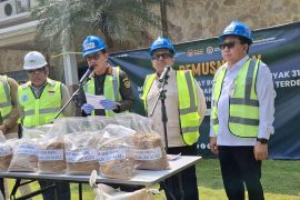 Barantin musnahkan 312 ton meat bone meal asal Brasil yang mengandung porcine