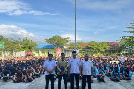Bawaslu Agam ajak 1.245 siswa SMKN 2 Lubuk Basung awasi Pemilu