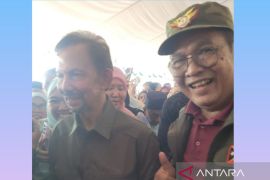 Sultan Brunei sambut hangat Pasangan Lansia Asal Aceh keliling dunia