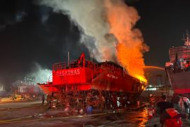 Kapal Basarnas dari Mentawai terbakar saat perbaikan di Muara Baru