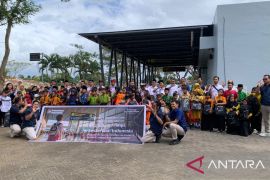 Bandara Banyuwangi salurkan bantuan perlengkapan sekolah bagi siswa SD