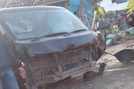 Polisi selidiki penyebab kecelakaan tewaskan dua orang di Kalianda