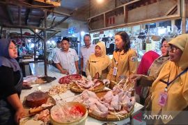 Pemkot Jaktim perketat pengawasan pangan di pasar tradisional