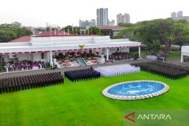 Prabowo: Perwira TNI-Polri kini jadi milik bangsa dan negara