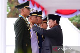 Prabowo sematkan tanda pangkat kepada empat penerima Adhi Makayasa