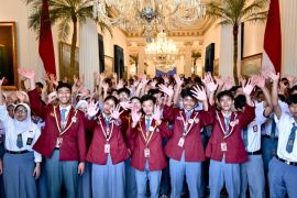 Pelajar SMAN 55 jejakkan kaki di Istana tepat di Hari Anak Nasional