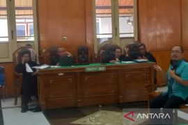 Ahli LKPP tegaskan komisi dilarang dalam pengadaan smartboard langkat