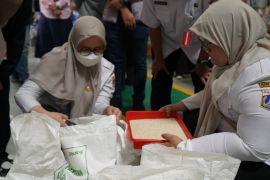 Bulog DKI-Banten pastikan kualitas beras untuk Bantuan Pangan Tahap II