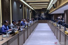 Dasco pimpin rapat koordinasi dengan perwakilan pemerintah bahas ojol