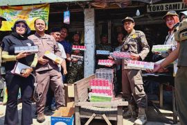 Satpol PP Rembang bersama tim gabungan berhasil menyita 25.200 batang rokok ilegal