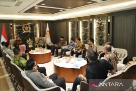 DPR terima Joune Ganda bersama APKASI terkait pembangunan daerah