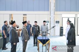 Agung Nugroho lantik 39 Pejabat Pekanbaru, tegaskan Lurah harus hadir dan jadi solusi bagi Warga
