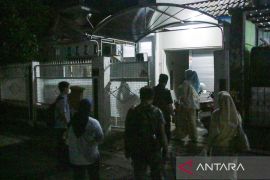 Rumah kedua Bupati Lombok Barat turut digeledah KPK