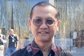 Pemasangan catra di stupa Candi Borobudur masih menunggu hasil kajian