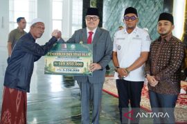 Pemkab Nagan Raya salurkan bantuan Rp149,8 juta untuk 27 lembaga keagamaan