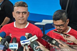 Legenda timnas prihatin Kambuaya tak dipanggil timnas, tapi  memaklumii