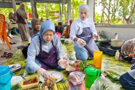 Kearifan lokal masyarakat pesisir di dapur mangrove