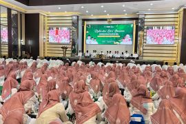Wakil Rais Syuriyah PWNU Jatim pimpin dzikir sambut Muktamar NU