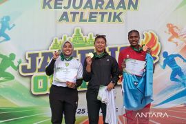 Atinna pecahkan rekornas lempar lembing di Semarang