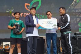Peringati Hari Mangrove, KLH dan ANTAM menanam 5.000 bibit mangrove