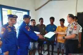 Polairud evakuasi tiga warga Maluku Utara hanyut hingga Gorontalo
