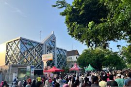 BRK Syariah wilayah Pekanbaru semarakkan CFD lewat Senam Sehat dan Edukasi Produk Perbankan