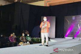 Tiga desainer Kota Depok tampil di Indonesia Fashion Week 2026