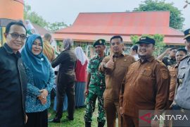 Sekda Inhu Zulfahmi Adrian sapa anak - anak di HAN 2026