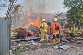 RT/RW Kota Tangerang diajak sosialisasi bahaya bakar sampah sembarangan