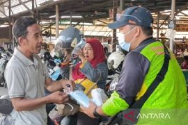 Dinkes Kotim perkuat pencegahan ISPA lewat pembagian masker gratis