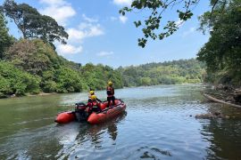 SAR Palembang cari siswa SD tenggelam di Sungai Enim