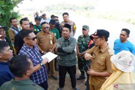 Ribuan hektare sawah di Pebayuran Bekasi kekeringan