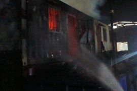 Gulkarmat padamkan kebakaran kantor di Penjaringan Jakut
