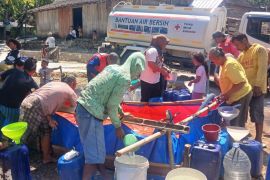 PMI Grobogan mendistribusikan 145.000 liter air bersih untuk warga