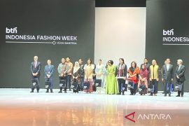 IFW 2026 gaungkan mode Indonesia jaga keseimbangan tradisi dan inovasi