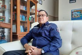 Pariaman bangun kembali kios sala di Pantai Gandoriah melalui TKD