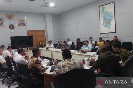 DPRD Bekasi ultimatum tutup fasilitas batching plant sebabkan polusi