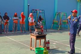 Gulkarmat Jakut & Kep Seribu edukasi kesiapsiagaan kebakaran kepada pelajar