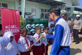 Asmo Kalbar dan Satlantas Polresta Pontianak edukasi keselamatan anak