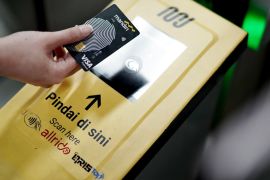 Bank Mandiri terapkan layanan kartu kredit nirsentuh pada layanan perjalanan MRT Jakarta