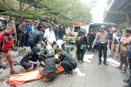 Seorang wanita tewas dalam kecelakaan beruntun di Jalan Leuwipanjang Bandung