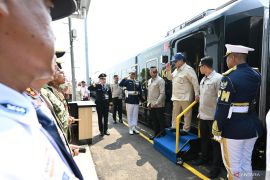 Prabowo kembali ke Jakarta naik KA Nusantara Explorer usai kunjungan kerja di Batang