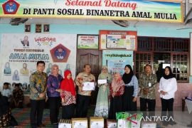 Kemenkum peduli, Kanwil Kemenkum Bengkulu salurkan bantuan sosial ke Panti Sosial Binanetra Amal Mulia
