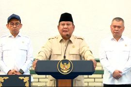 Presiden meminta KAI utamakan layani rakyat, tak hanya kejar keuntungan