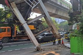 Pejalan kaki minta 30 JPO di Jakarta diaudit standar Kementerian PU