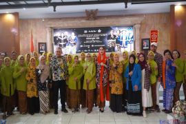 Wali Kota Tegal dorong pelestarian budaya melalui Gelar Karya Pengantin Tegal