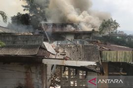Damkar Cianjur: Satu unit pemadam tangani kebakaran lahan serta vila