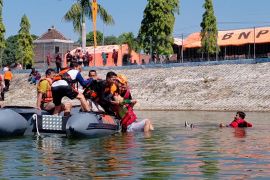 BPBD Madiun latih ratusan ASN dan relawan teknik water rescue